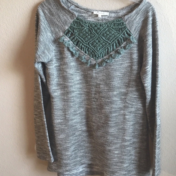 Anthropologie Tops - Anthropologie Entro Green Boho Tassel Sweater Top Anthropologie Tops - Anthropologie Entro Green Boho Tassel Sweater Top